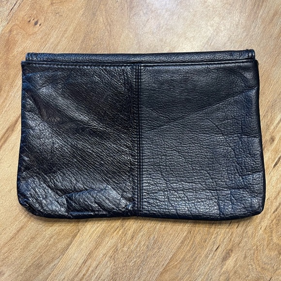 Simple Black Vintage Clutch - Picture 7 of 7